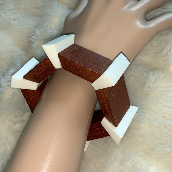 Vintage unique stretch wood bangle bracelet - Picture 5 of 12